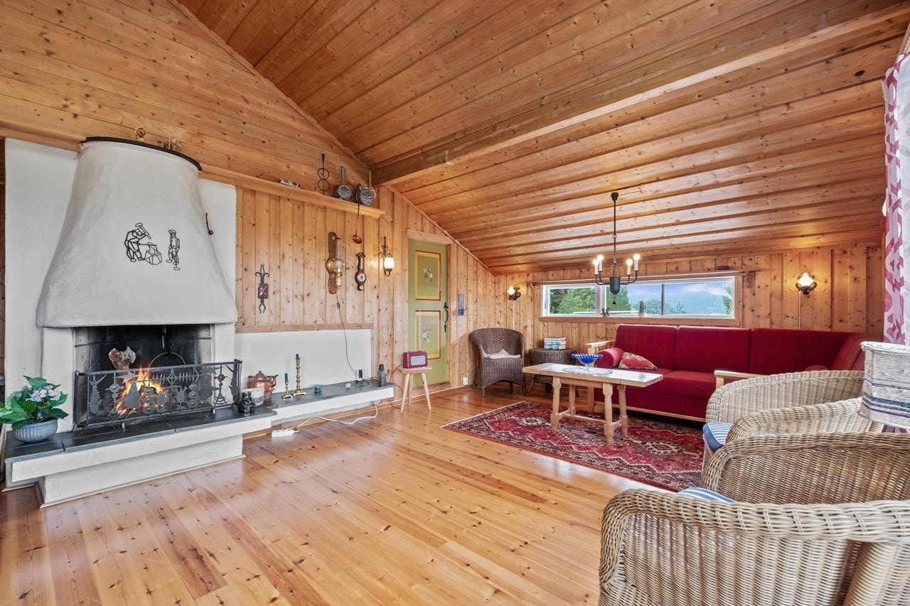 God takhøyde og peis Galleribilde