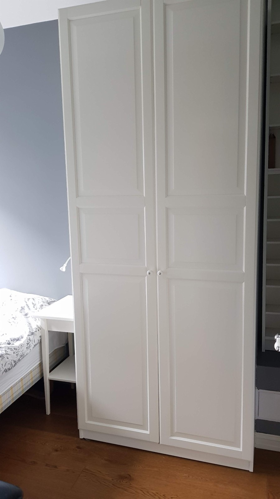 soverom 2 med garderobe plass Galleribilde