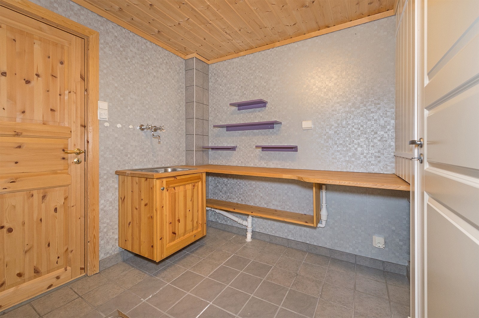 Vaskerom/bod kjeller Galleribilde