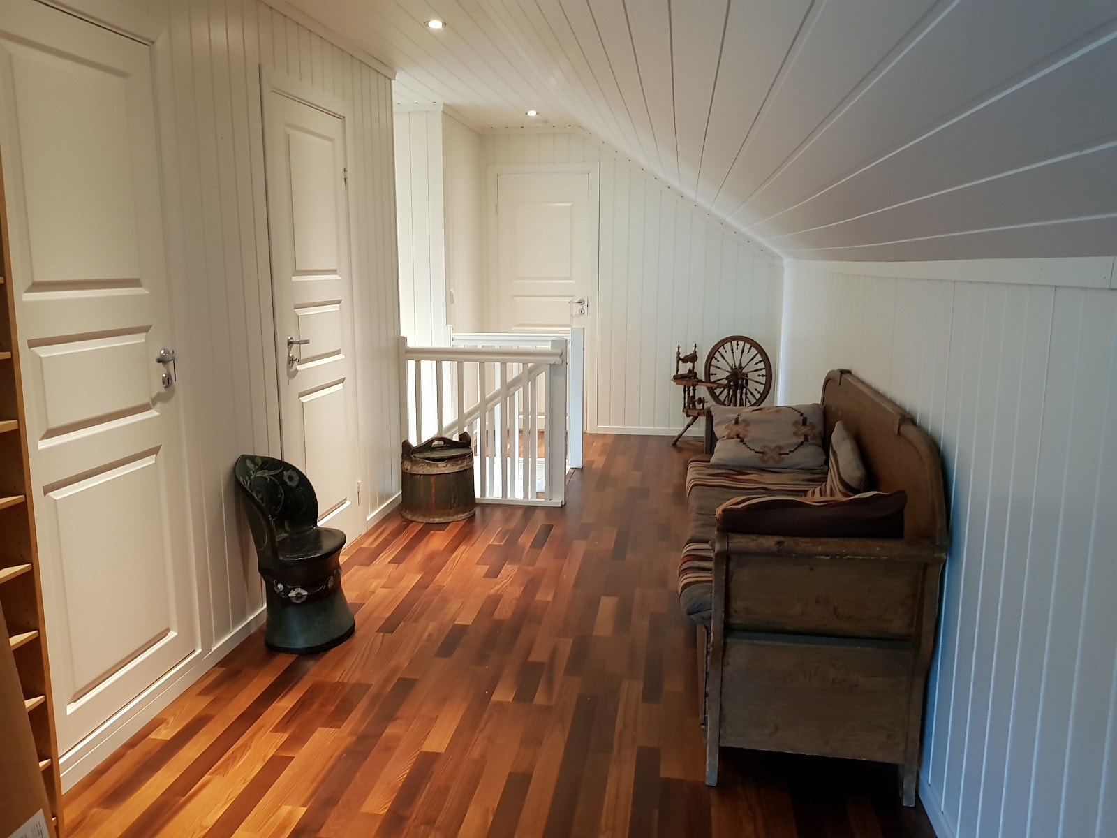 Gang 2 etasje møblert Galleribilde