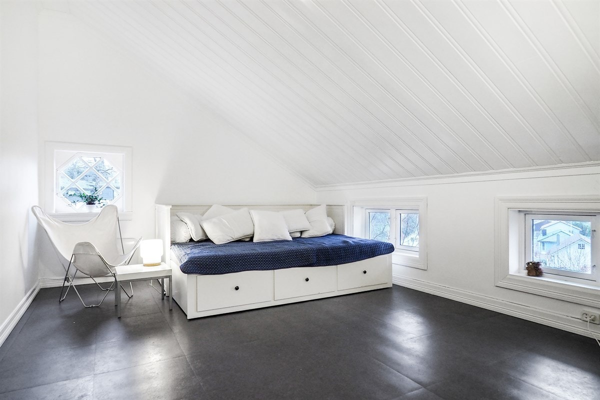 Proaktiv Eiendomsmegling - Det er i alt fire soverom i denne boligen på henholdsvis 21,1 kvm, 12,1 kvm, 12,8 kvm og 11,4 kvm. Galleribilde