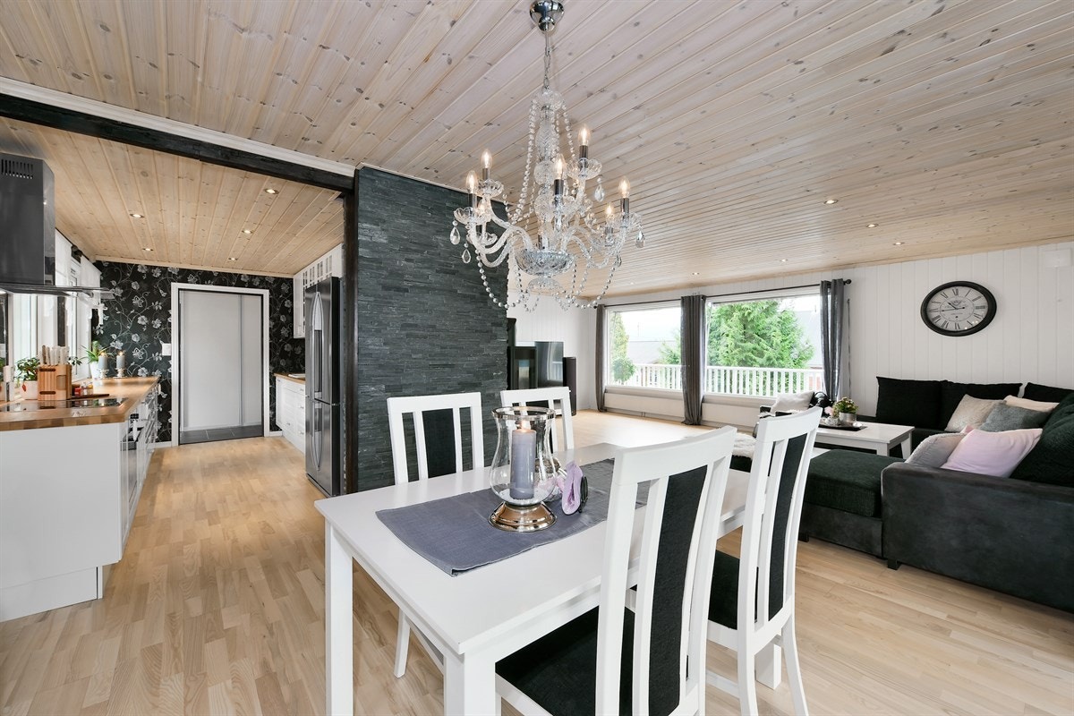 Delvis åpen kjøkkenløsning. Galleribilde