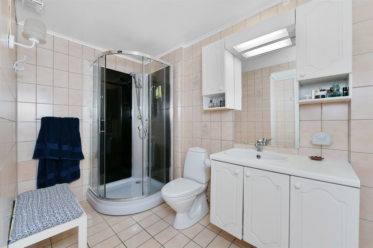 Bad i utleiedel. Galleribilde