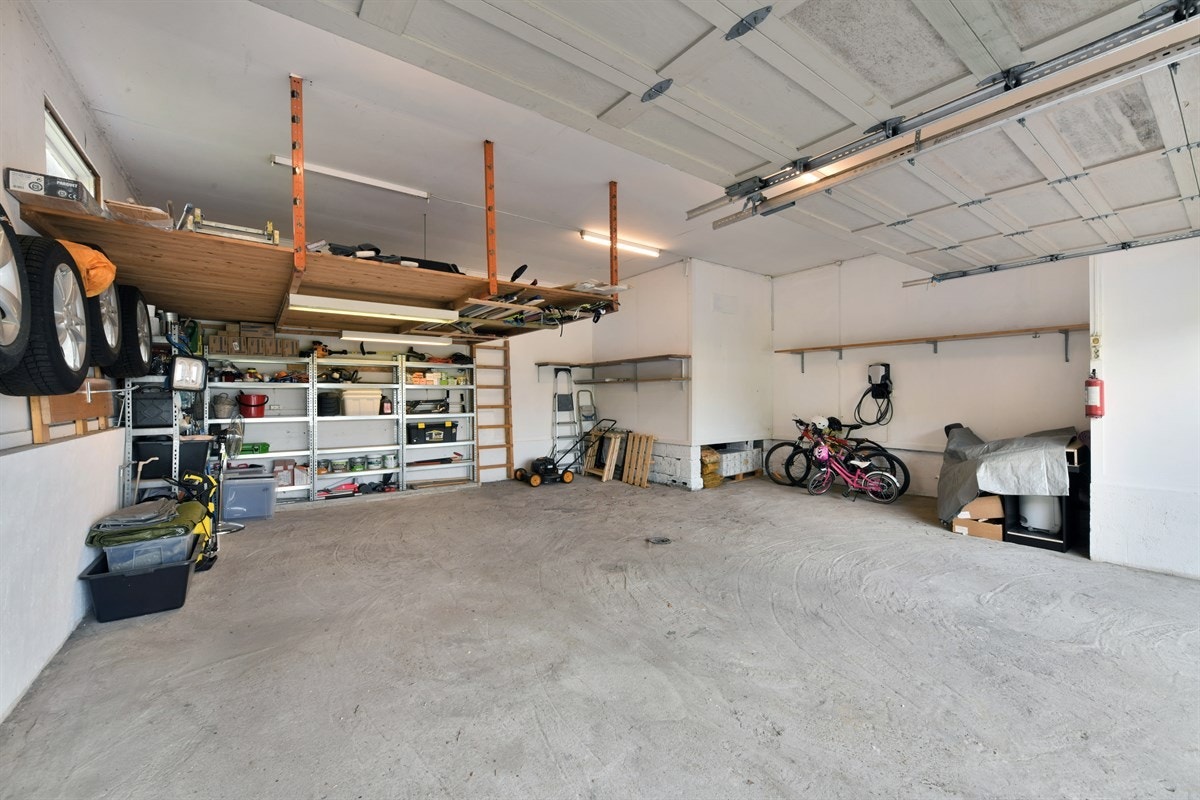 Dobbelgarasje. Galleribilde