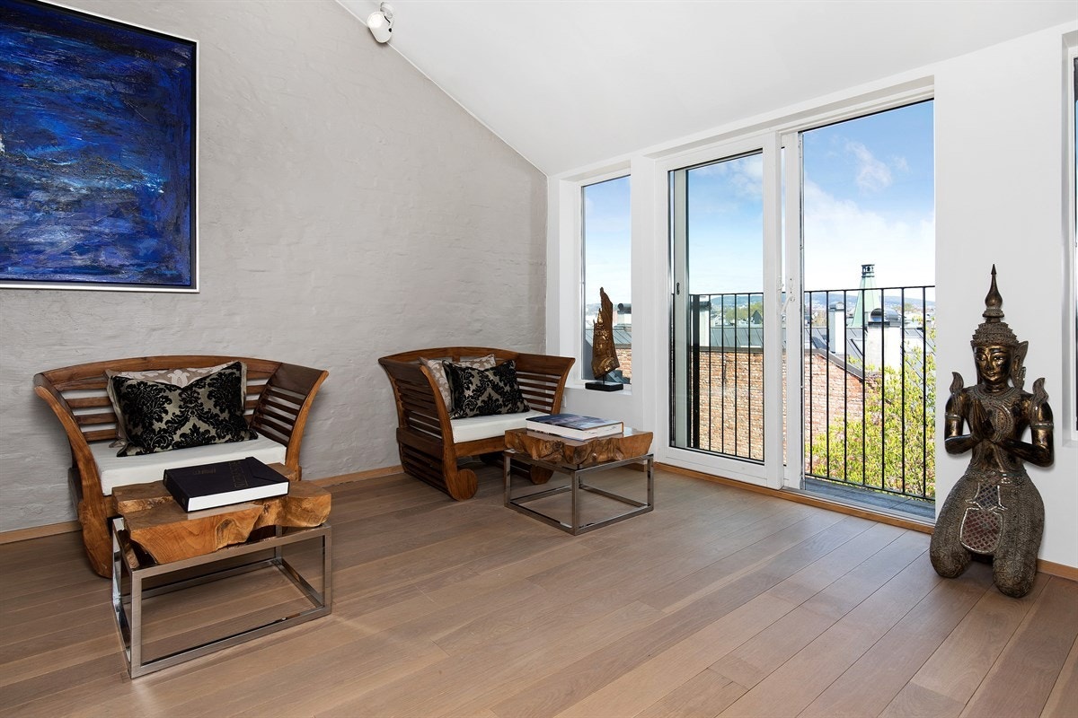 Deler av hovedstue med fransk balkong Galleribilde