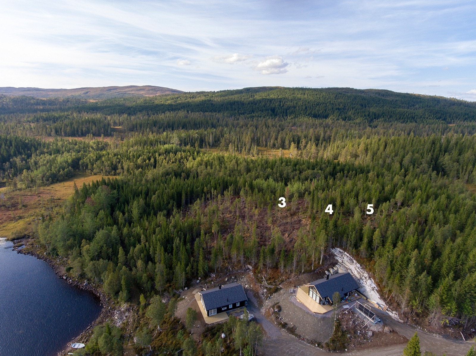 Tomtene i Storvassbukta hyttegrend er lett tilgjengelige for egenvisning Galleribilde