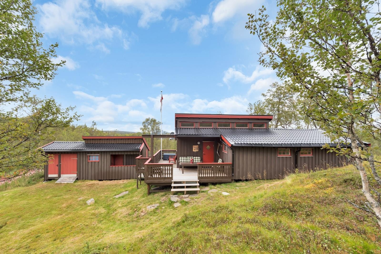 Flott hytteeiendom i naturskjønne omgivelser. Galleribilde