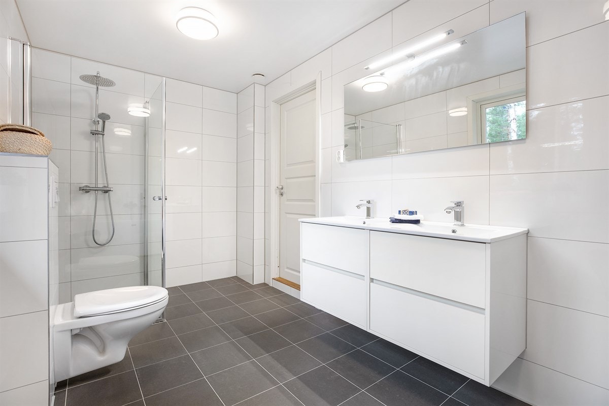 Flislagt bad pusset opp i 2018 Galleribilde