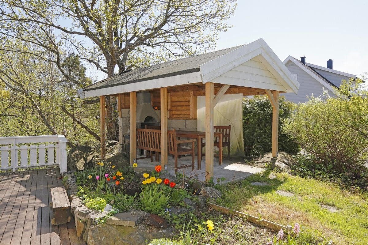 Hagestue med peis Galleribilde