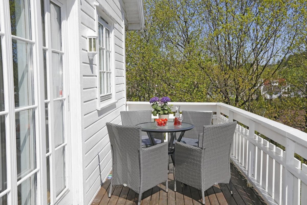 Østvendt veranda ut fra stuen Galleribilde