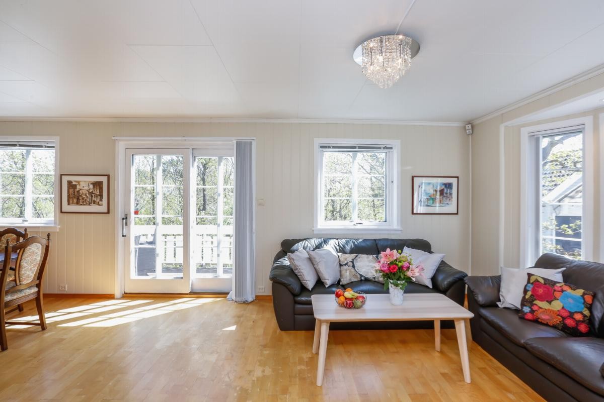 Stue med utgang terrasse Galleribilde