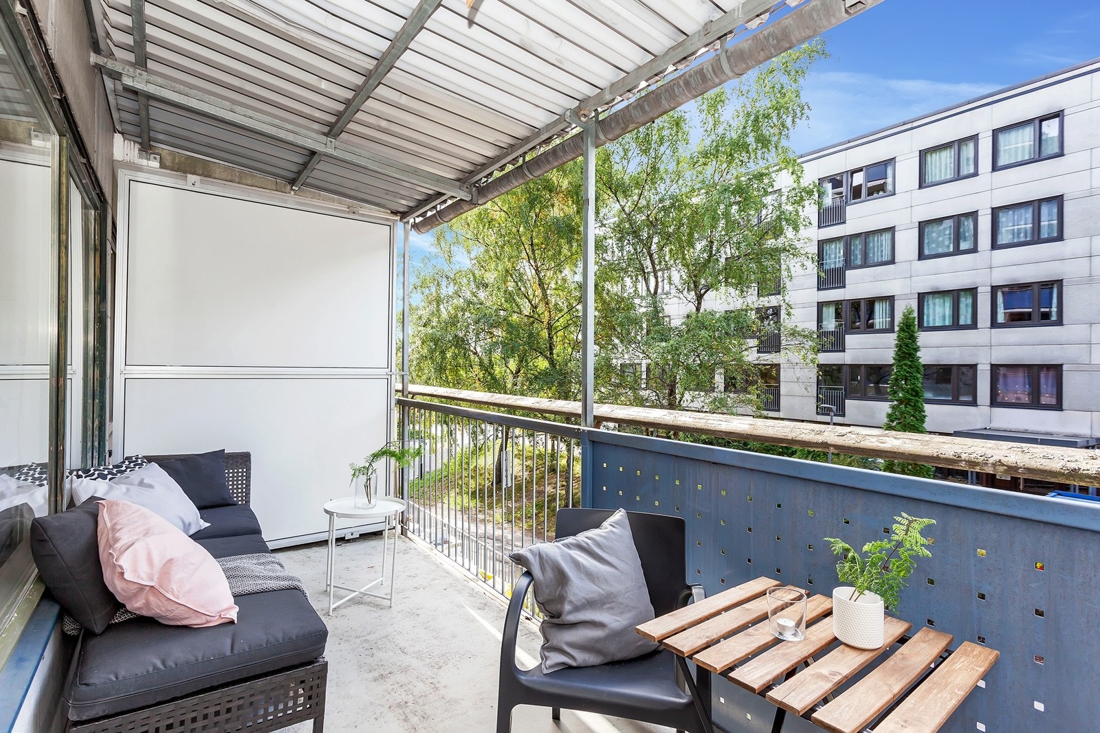 Balkongen vender mot nordvest. Galleribilde