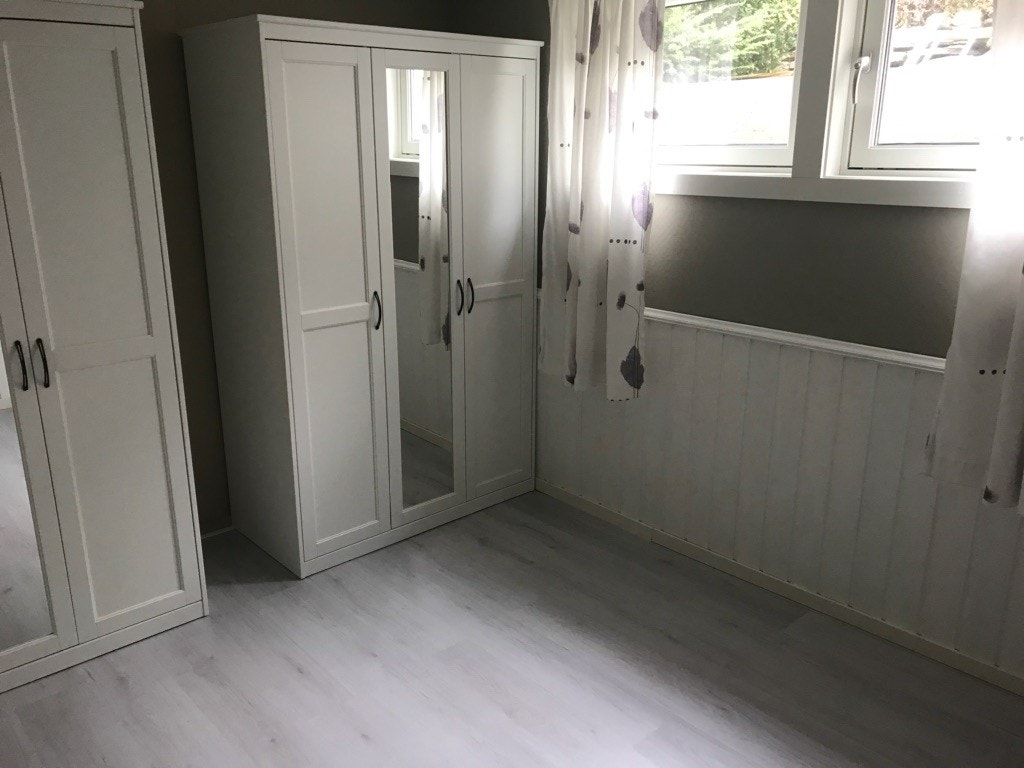 Soverom 2, ca 7 m2 - inngang fra stue Galleribilde