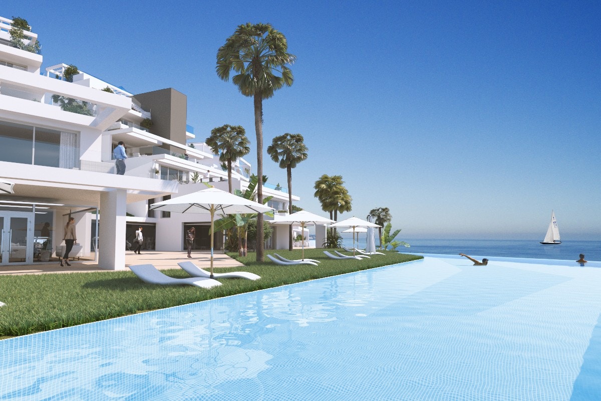 Felles utendørs basseng med nattbelysning. Galleribilde