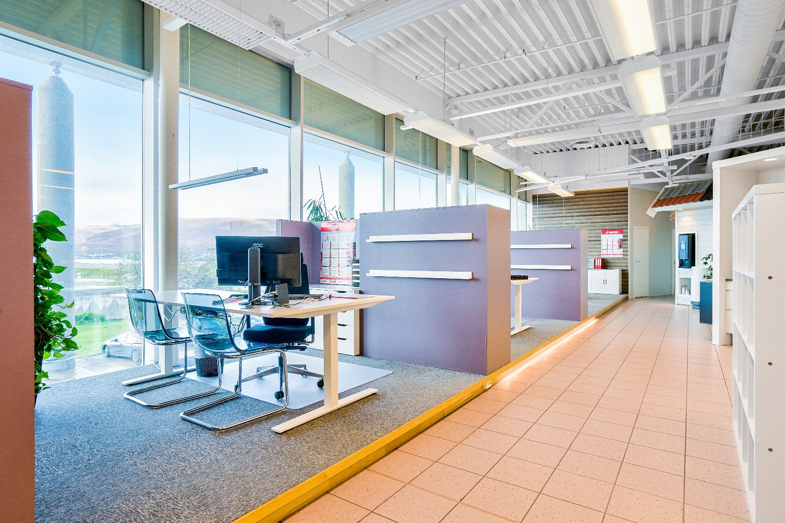 Per nå er det kontorer mot vindusflater Galleribilde