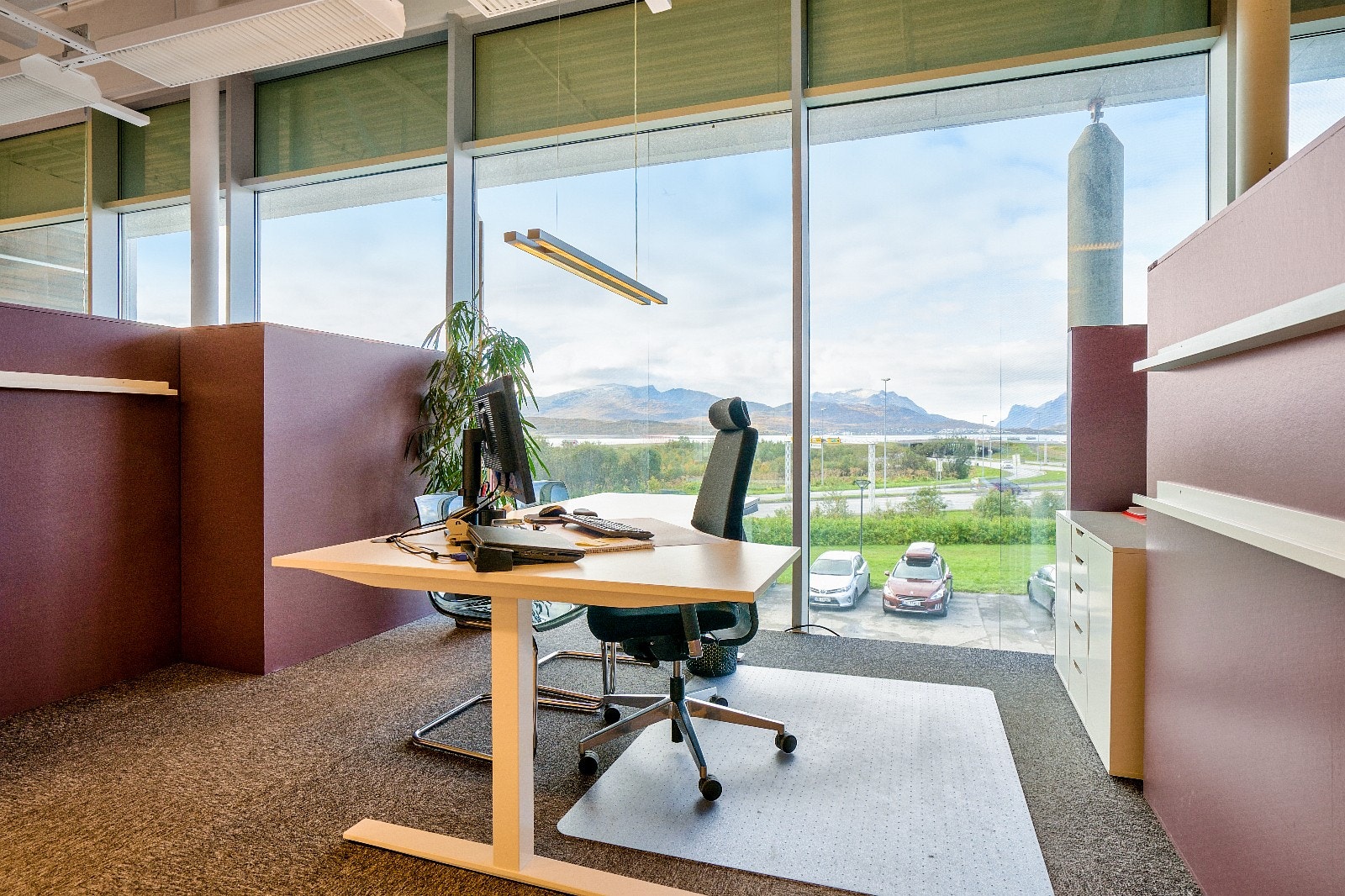 Per nå er det kontorer mot vindusflater Galleribilde