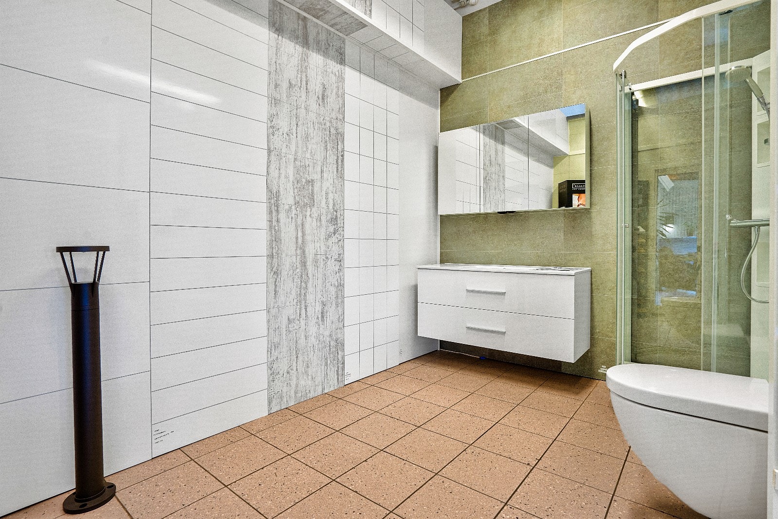 Utstillingslokale ved inngangspartiet Galleribilde