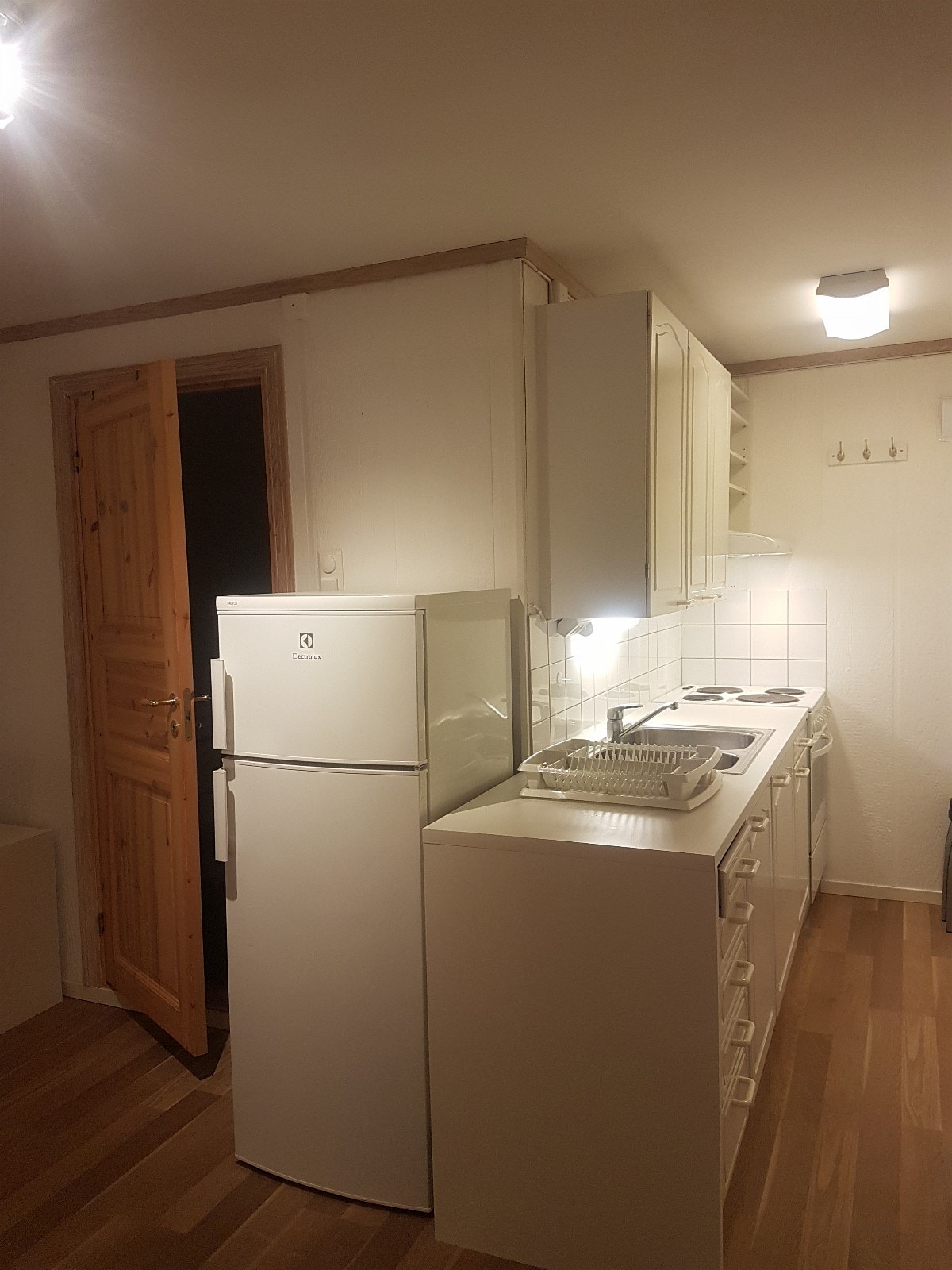 Komfyr og kjøl/frys inngår. Galleribilde