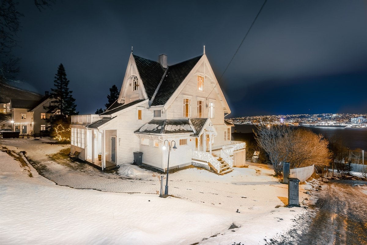 Unik eiendom med fantastisk beliggenhet og solforhold i Tromsdalen Galleribilde