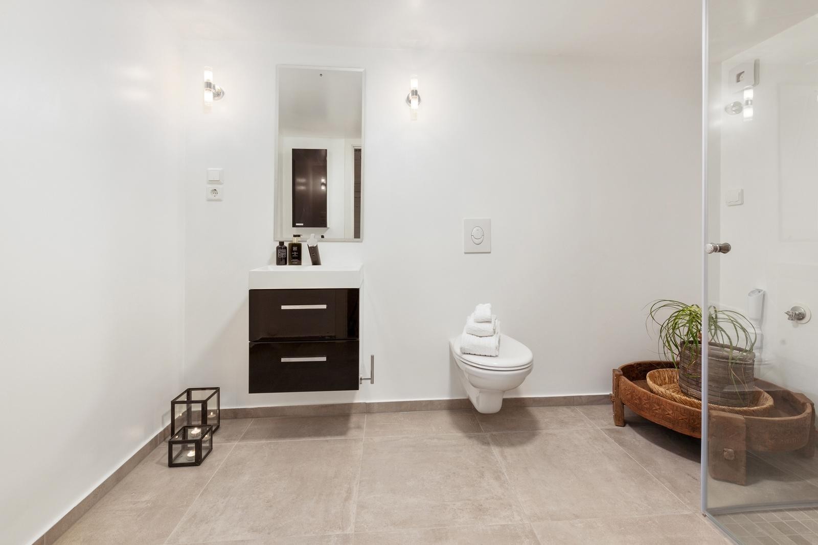 Bad m. dusj og vaskemaskin Galleribilde