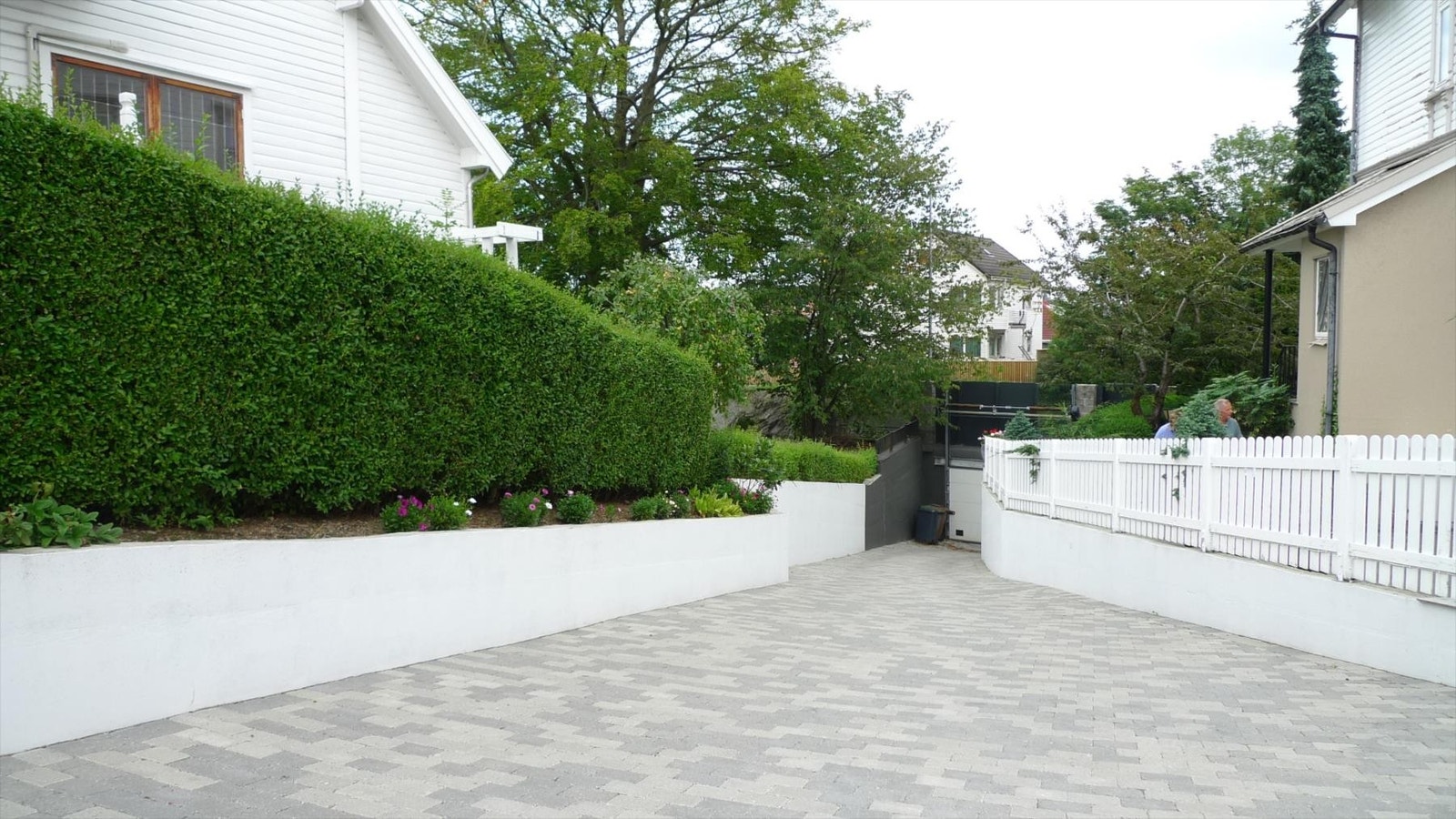 Private gate into the property. Galleribilde