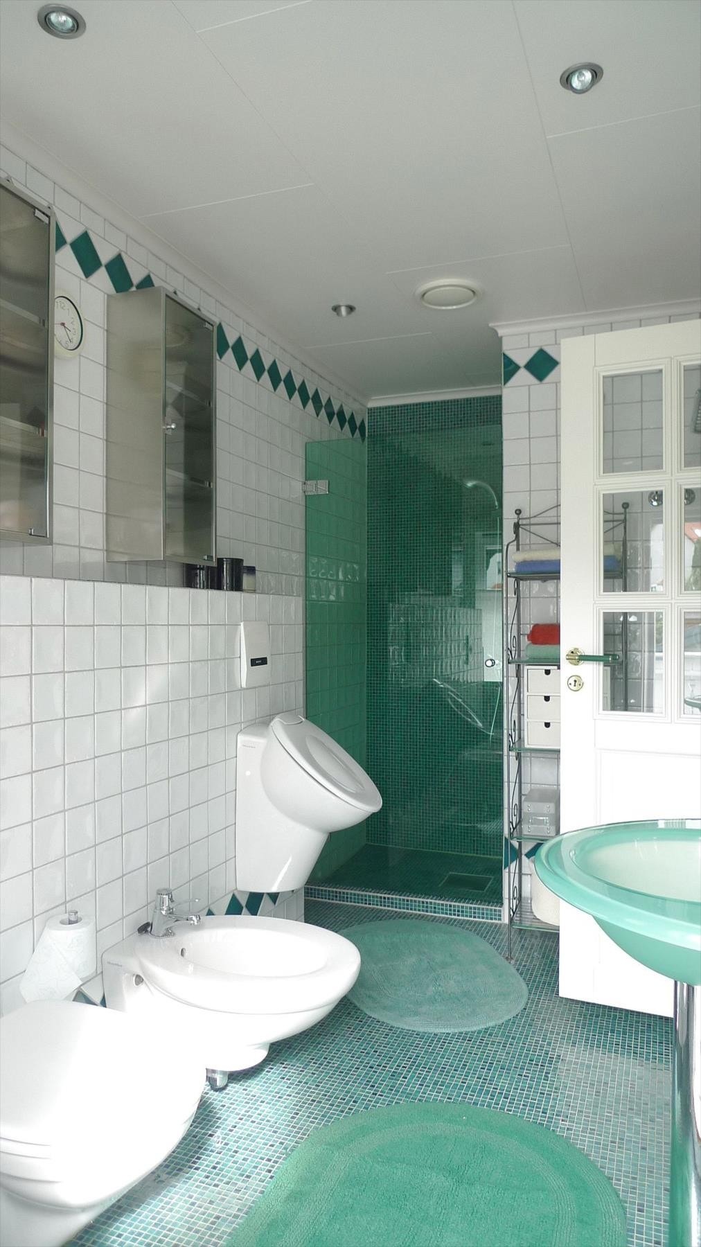 Bathroom 1 Galleribilde