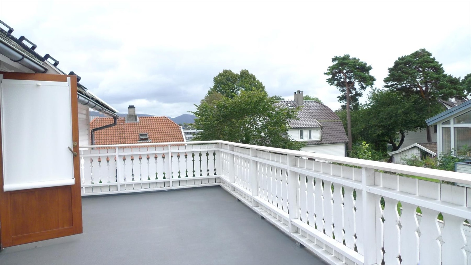 Terrace on first floor Galleribilde
