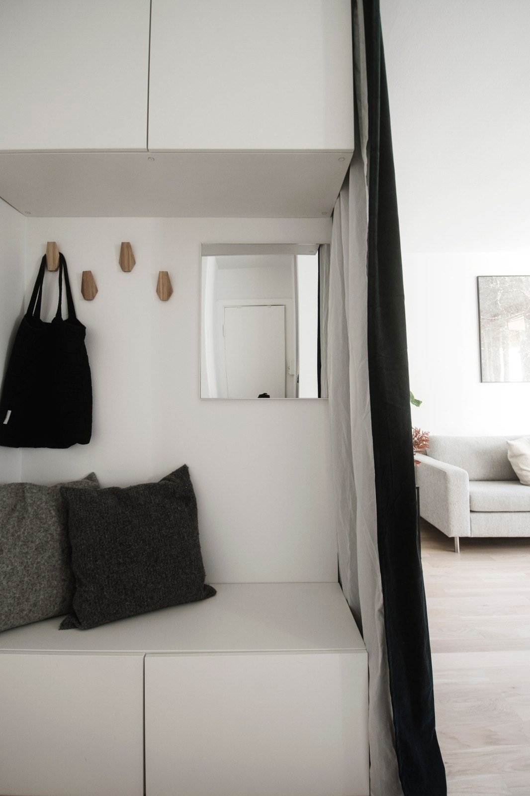 Inngangsparti med gode oppbevaringsmuligheter Galleribilde