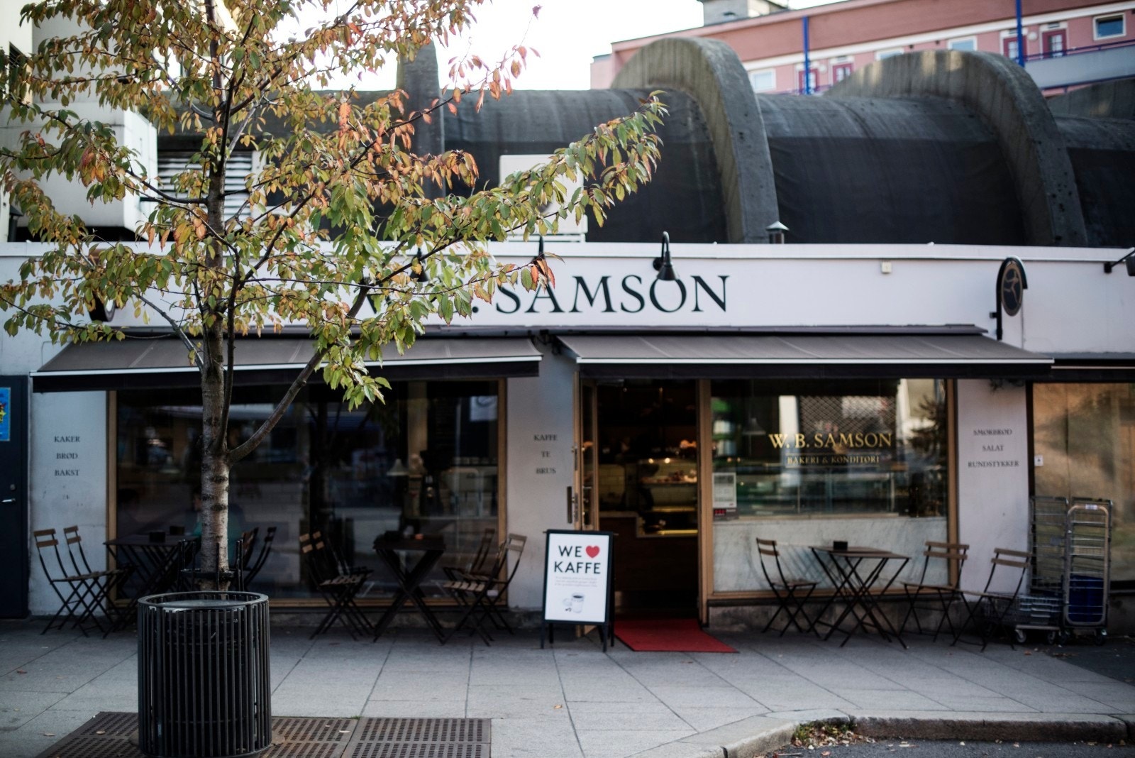W.B Samson og andre koselige kafeer i nærområdet Galleribilde