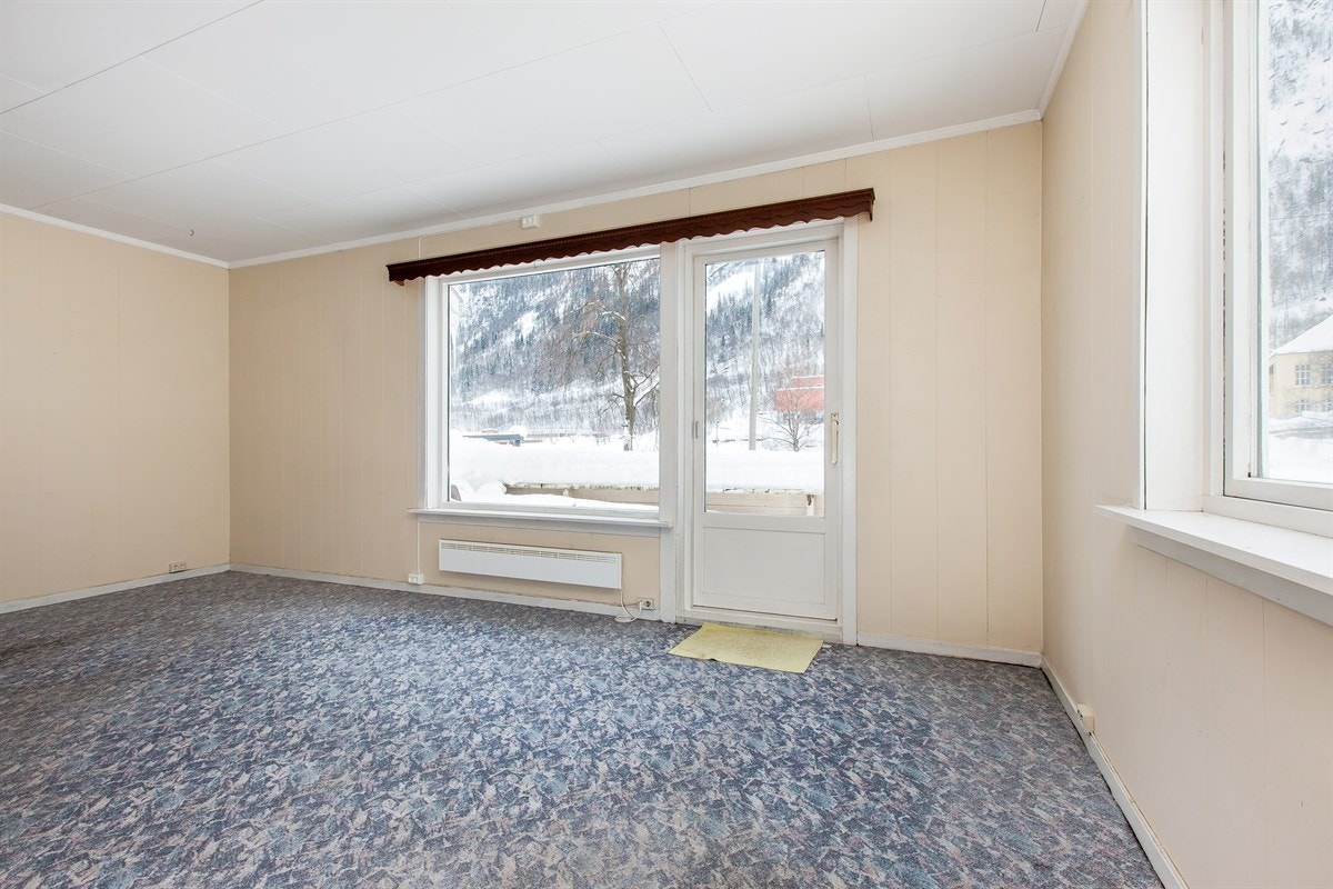 Fra stuen er det egen utgang til terrassen Galleribilde