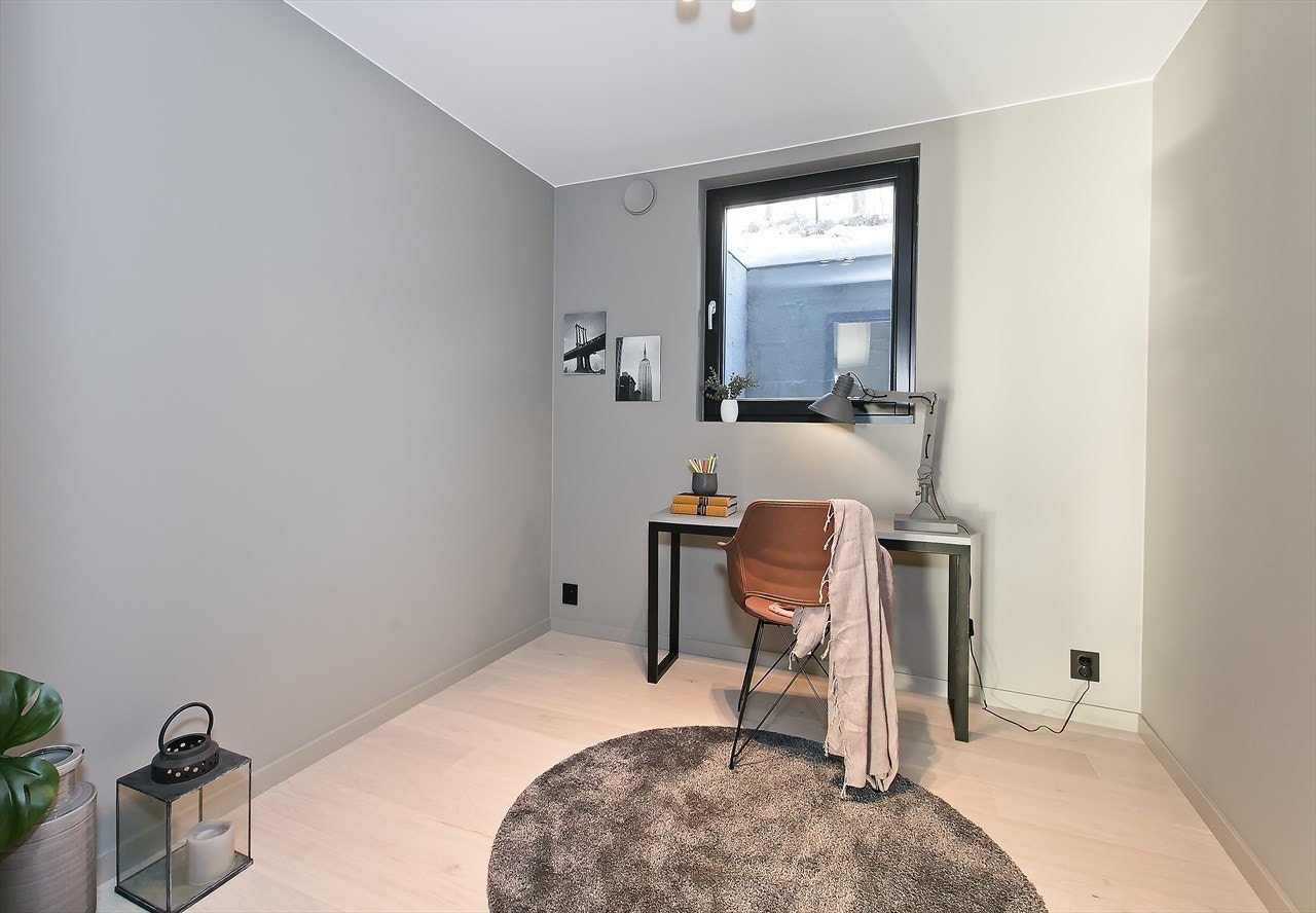 Soverom 4 i 1.etasje. Plass til seng, garderobeskap, skrivebord e.l. Galleribilde