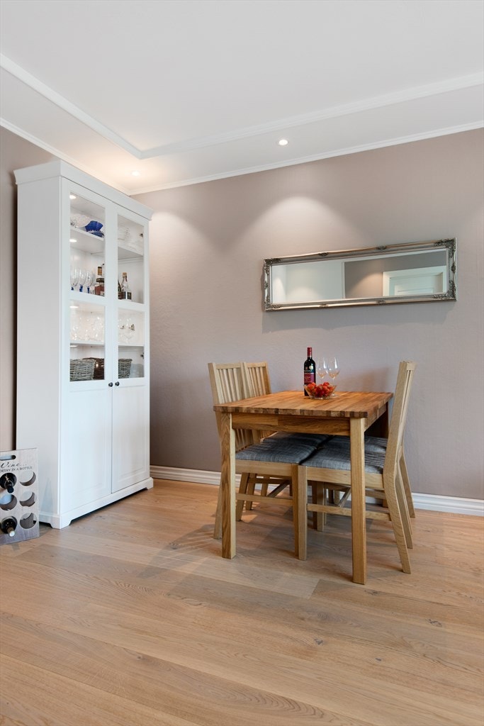 God plass til spisegruppe Galleribilde