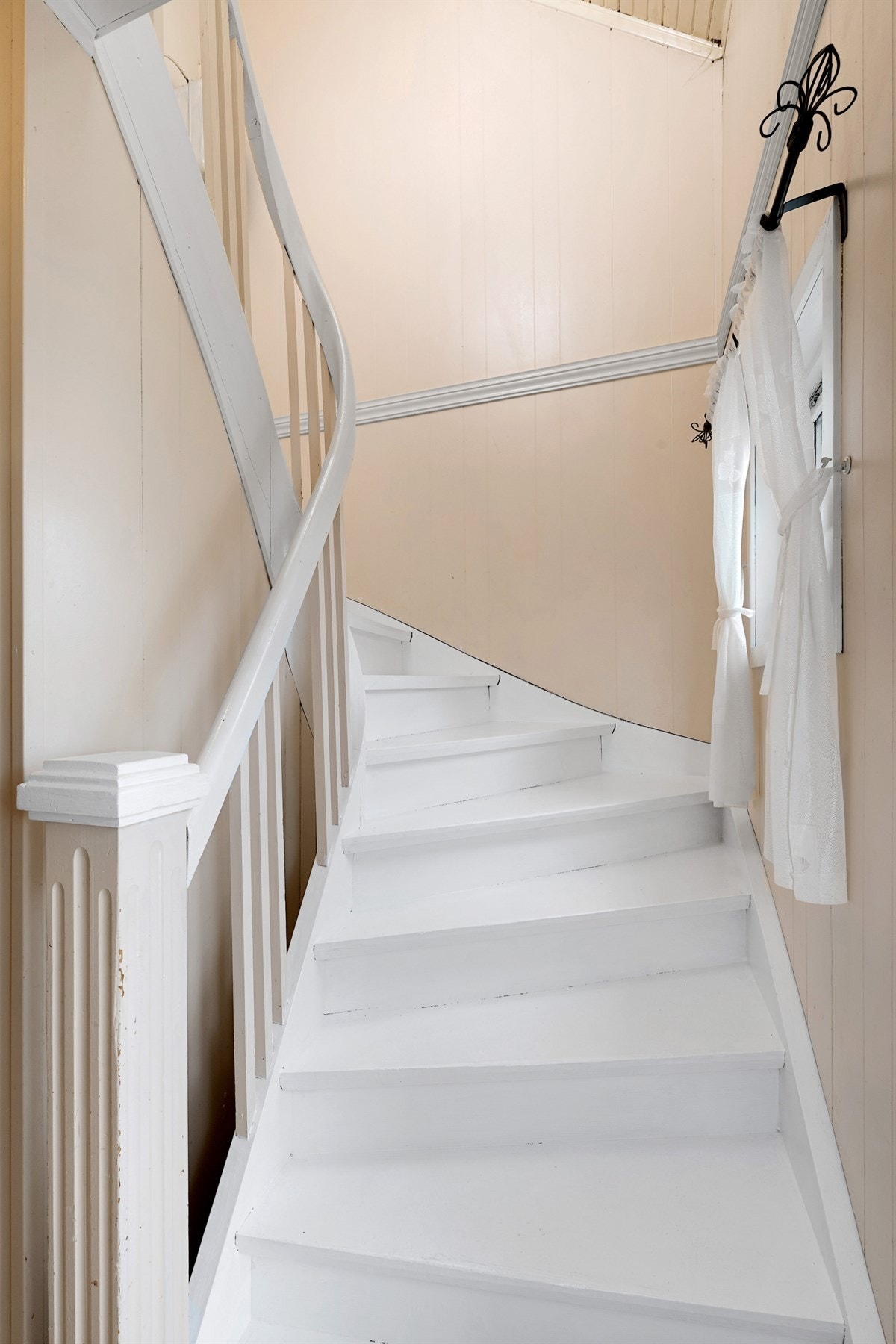 Trapperom fra 1.Etasje til 2.Etasje. Galleribilde