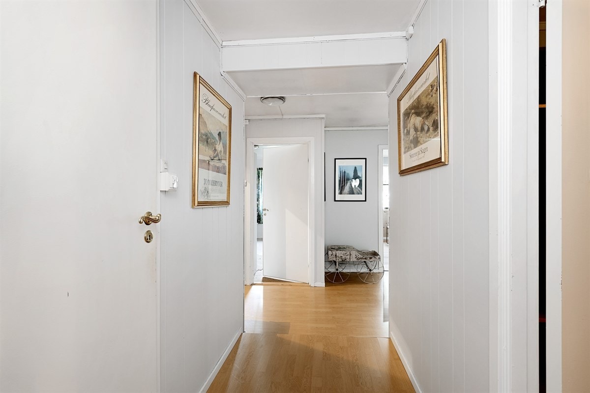 Gang utleiedel. Galleribilde