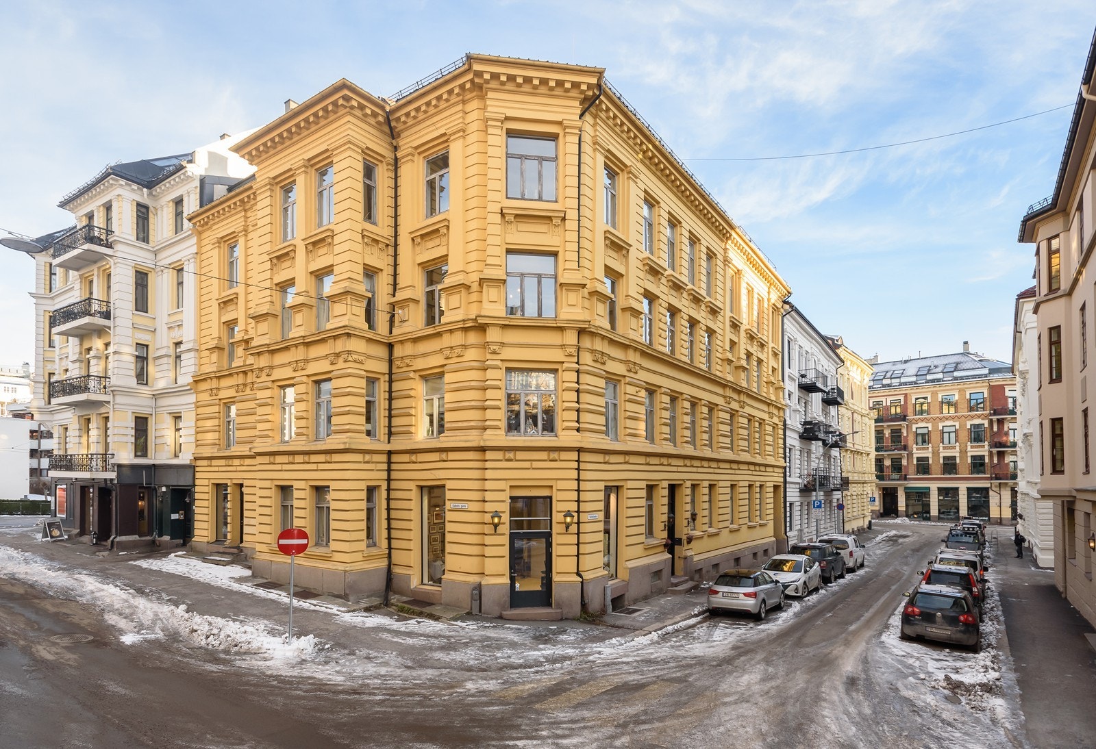 Fasade - ettertraktet beliggenhet på Skillebekk med nærhet til det meste Oslo vest kan tilby Galleribilde
