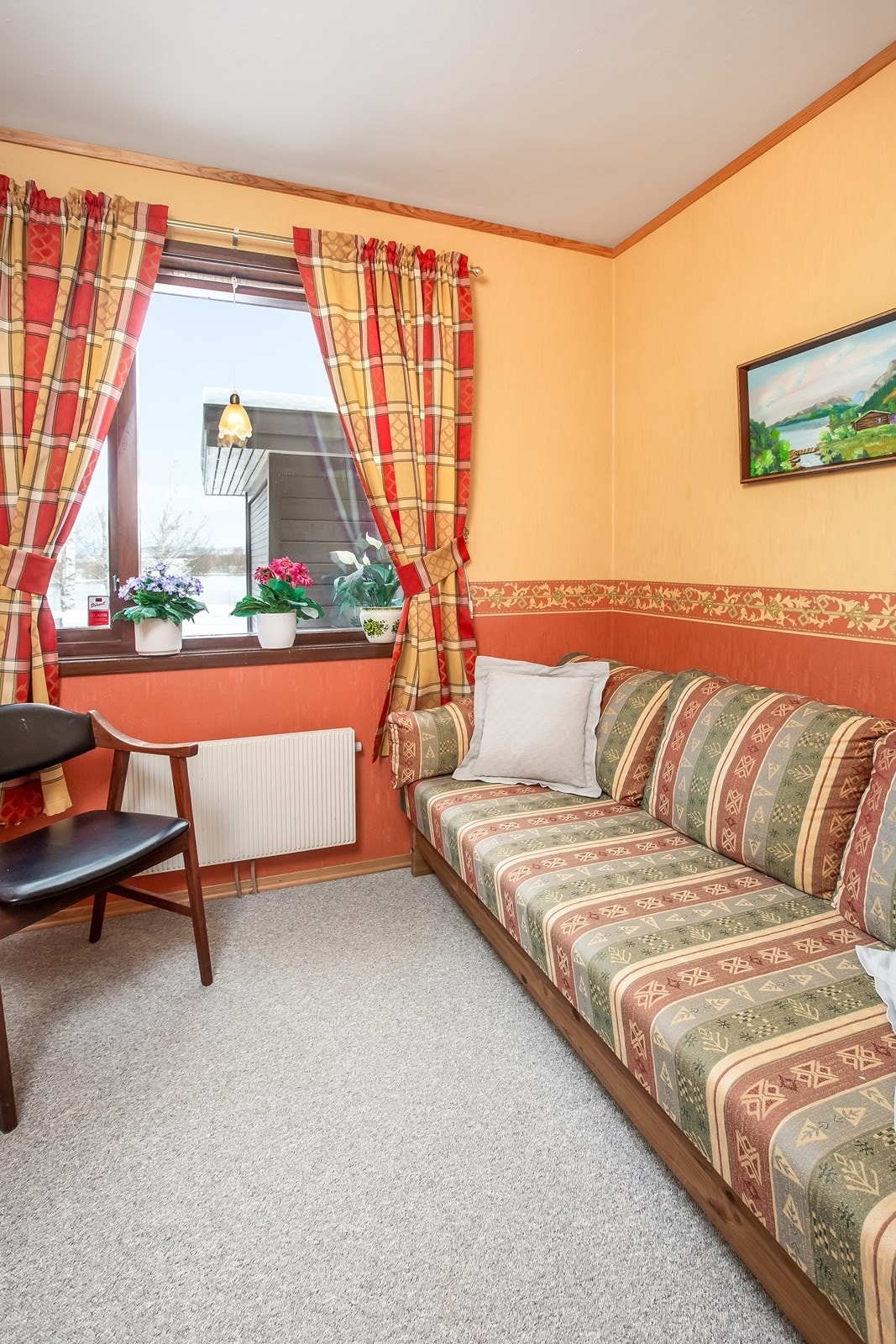 Lyst og romslig soverom. Galleribilde