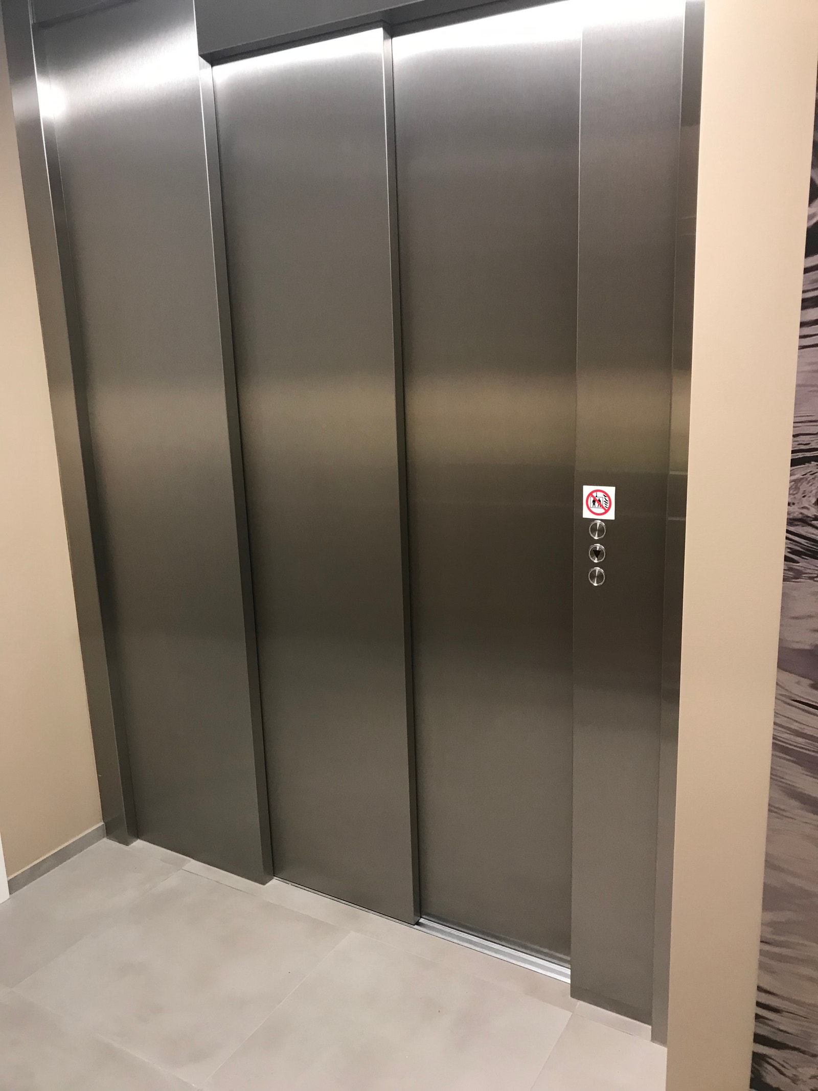 Heis rett ved leiligheten Galleribilde