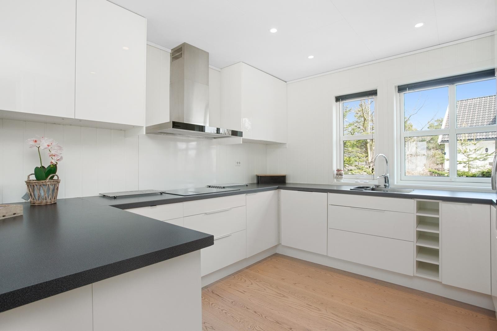 Pent og stilrent kjøkken Galleribilde