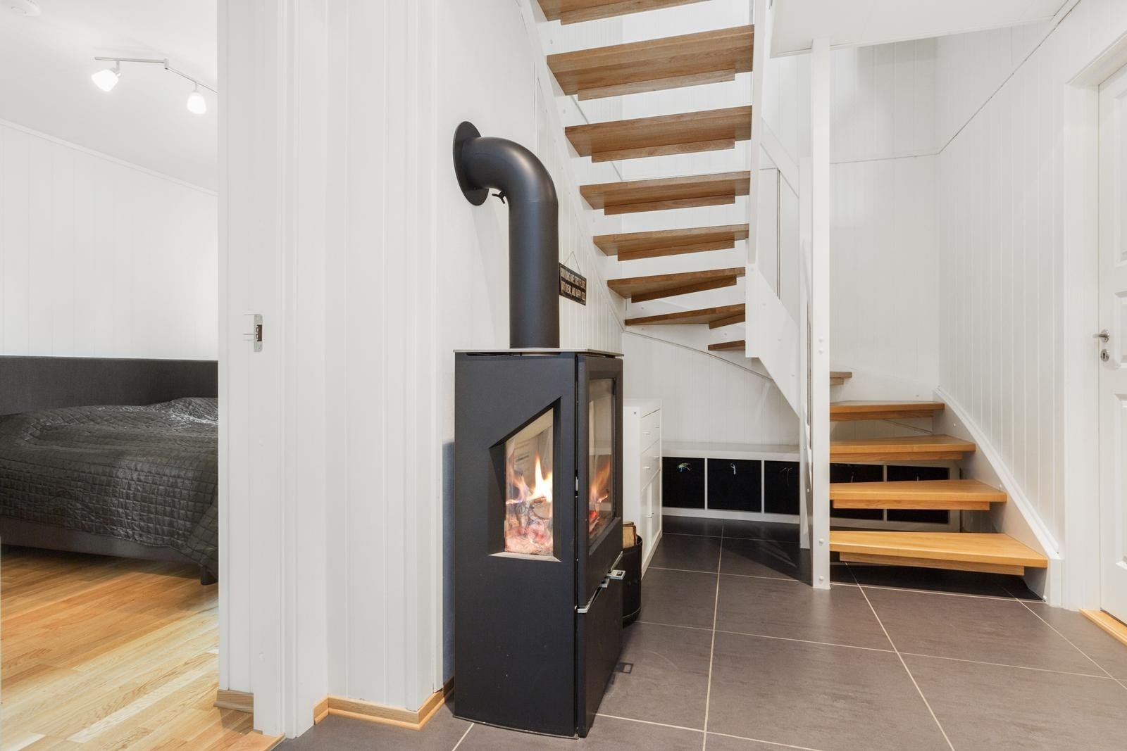 Entre/gang med ildsted Galleribilde