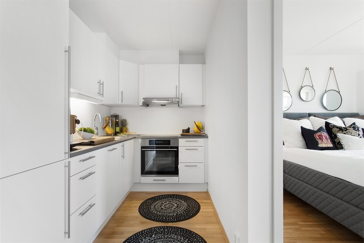 Innholdsrikt og moderne kjøkken. Galleribilde