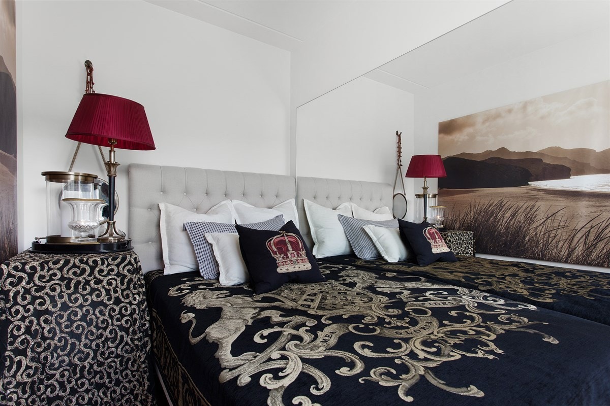 Soverom II er i dag innredet med en 120 seng. Galleribilde