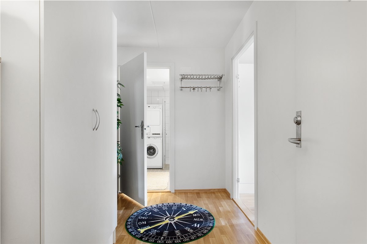 Mot hoveddel. Galleribilde