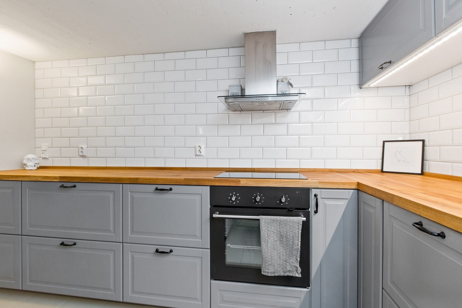 Stilig kjøkken i underetasjen. Galleribilde