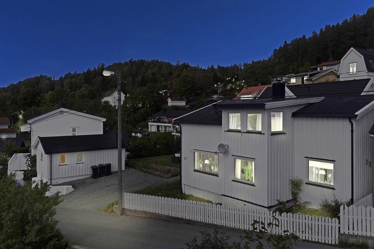 Kveldsfoto. Galleribilde