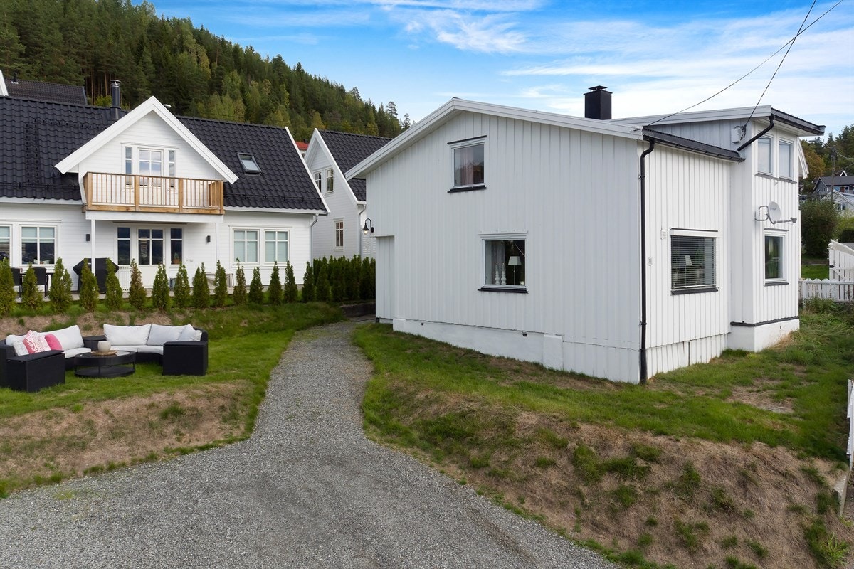 Felles tomt på ca. 1232 kvm. Galleribilde