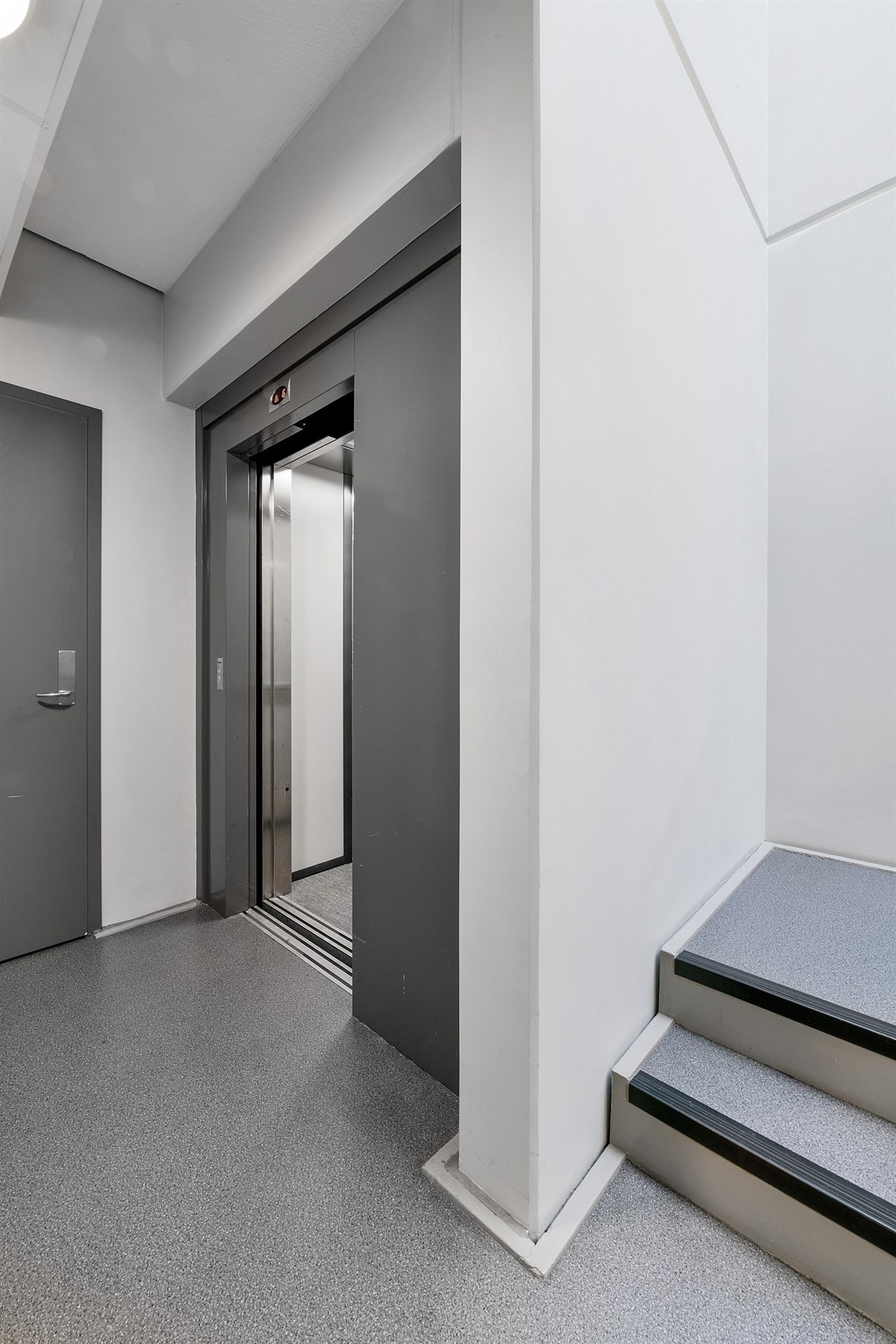 Heis til etasjeplan. Galleribilde