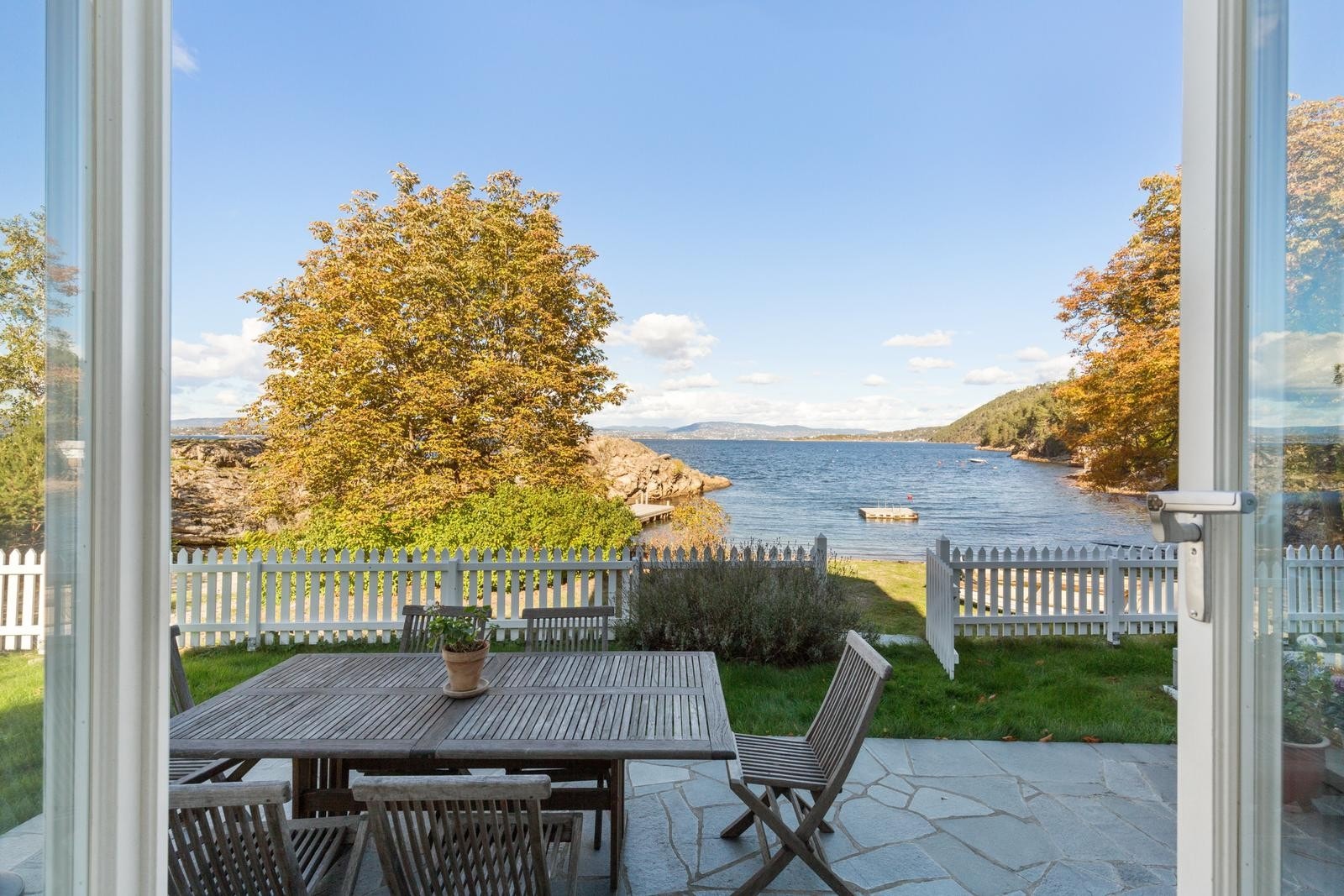 Utsikten fra stuen med platting Galleribilde