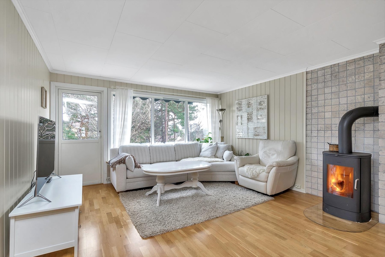 Stue med utgang til terrasse Galleribilde