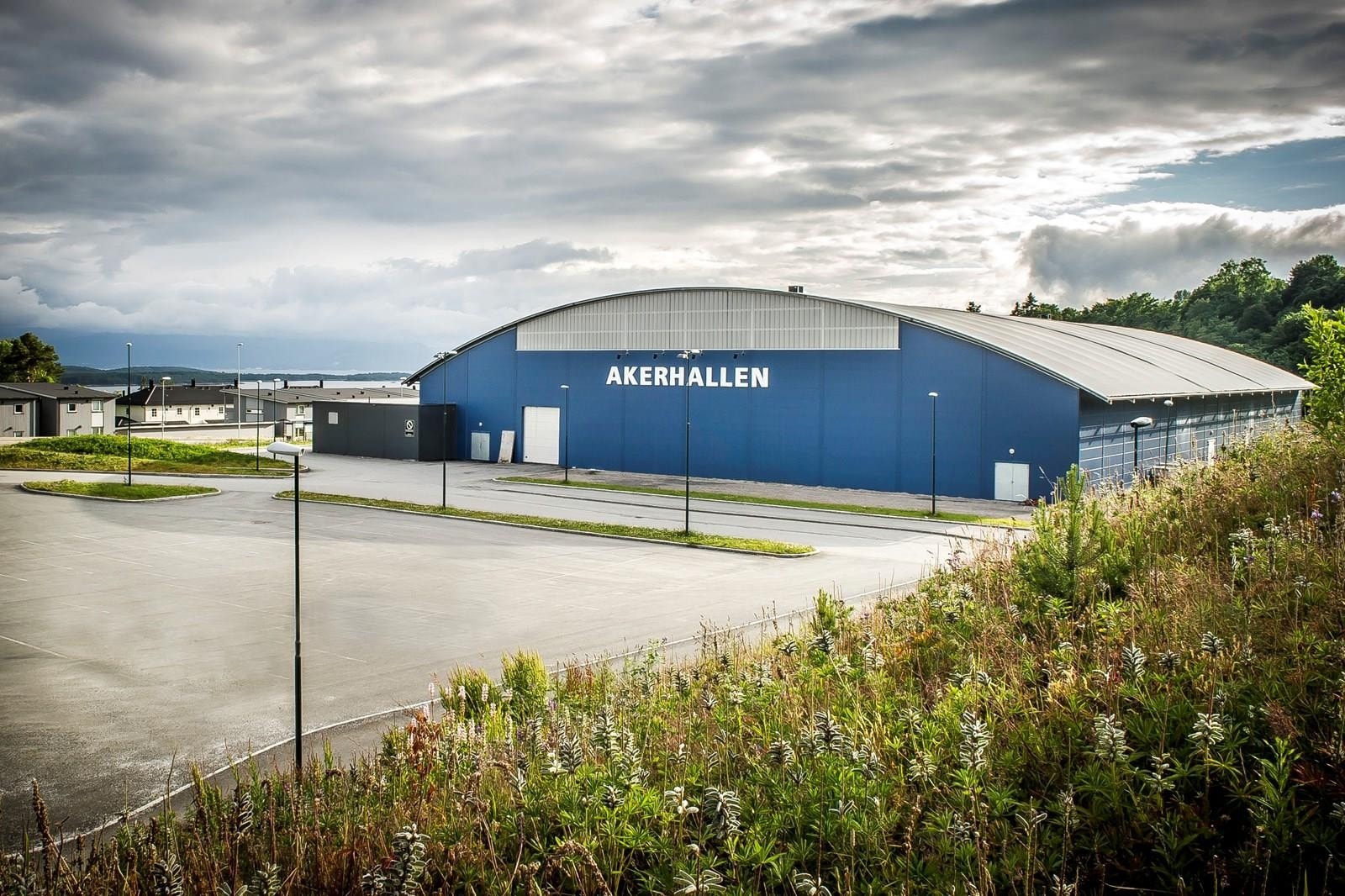 Akerhallen ligger i gangavstand fra boligen Galleribilde