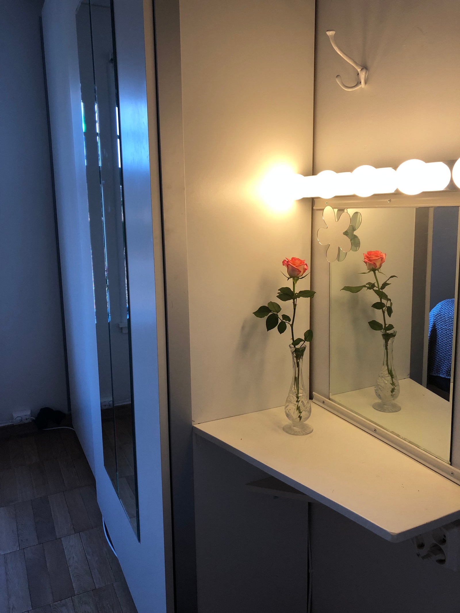 Soverom 1, sminkebord Galleribilde